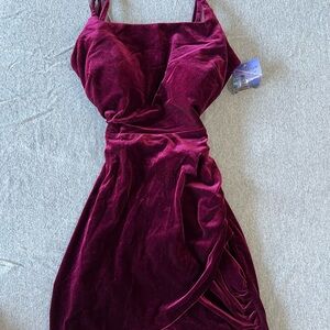 Chic Velvet Mini Dress in Deep Burgundy